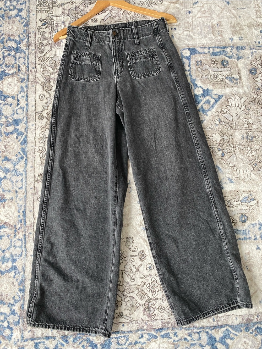 Old Navy High-Rise Wide Leg Baggy Jeans